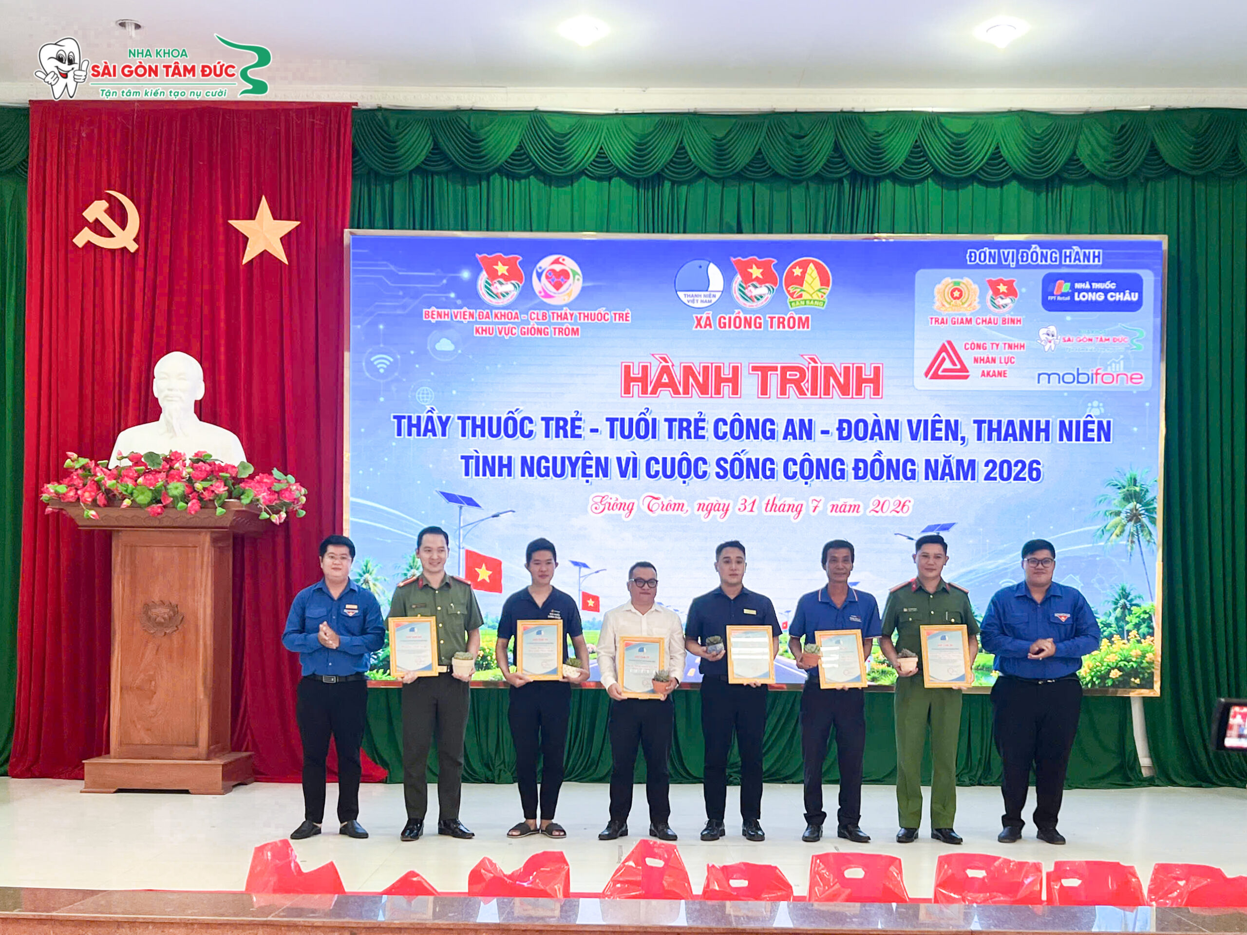 nha-khoa-sai-gon-tam-duc-hanh-trinh-thay-thuoc-tre-4